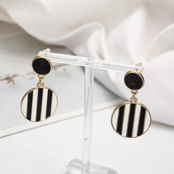 Exaggerated drop black and white earrings geometric circle earrings long round earrings bride accessories female 4